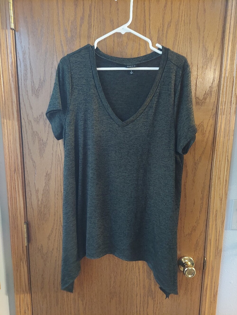 Torrid Charcoal Olive Heather V-Neck Handkerchief Hem Tunic Top - Size 1 (1X)